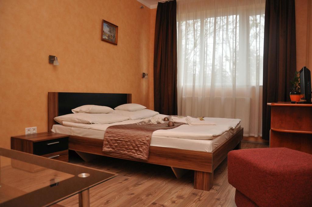 HajdúszoboszlóHarmony Panzio住宿加早餐旅馆 客房 照片